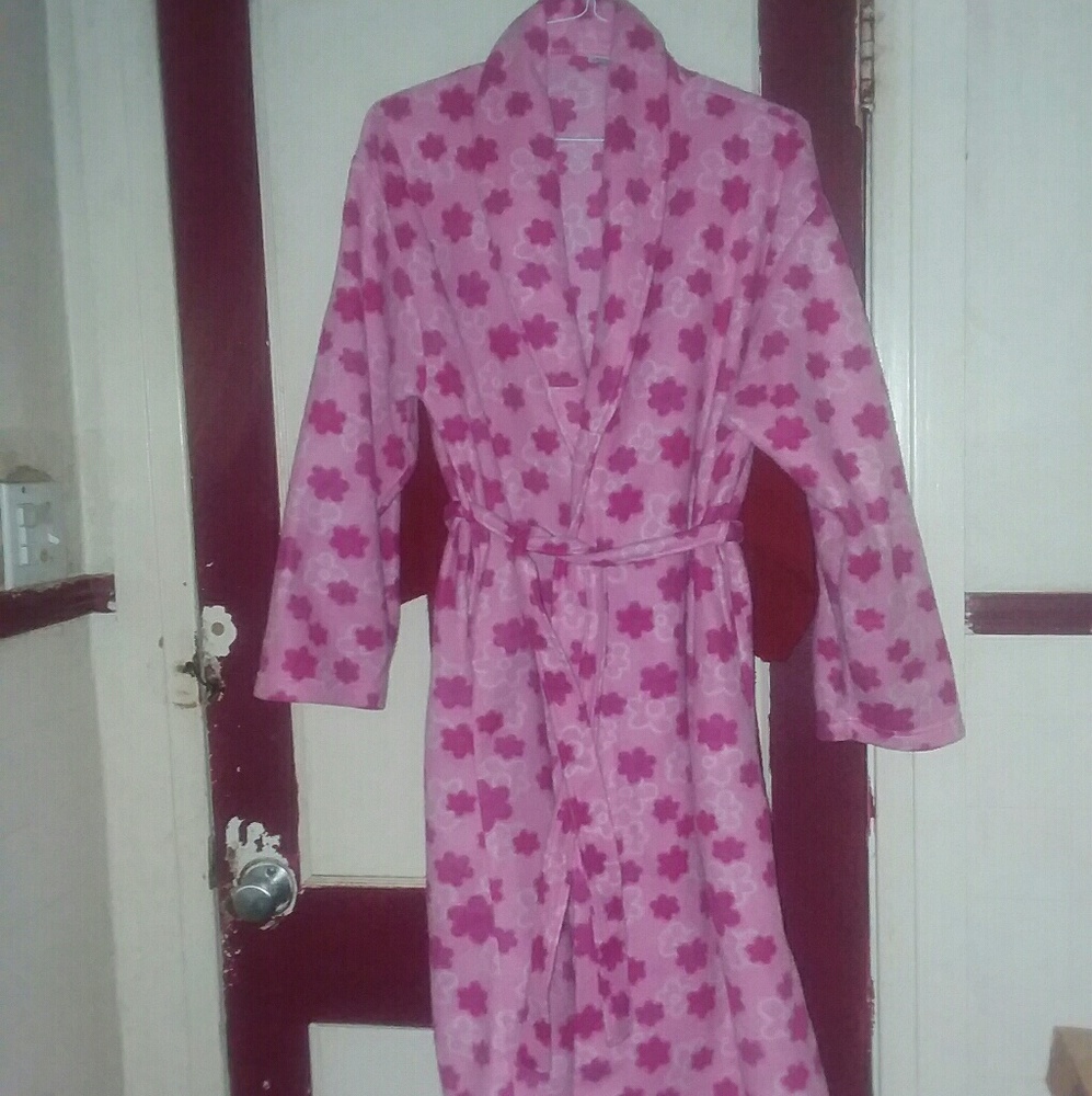 Pink Flowered Robe - Picture 2 of 3